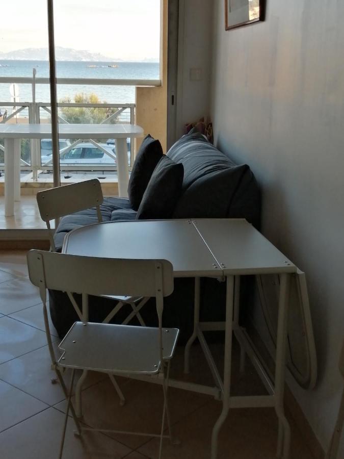 Front De Les Pieds Dans L'eau Apartment *