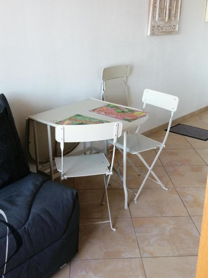 Front De Les Pieds Dans L'eau Apartment *