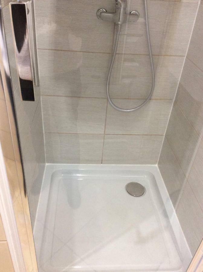 Front De Les Pieds Dans L'eau Apartment
